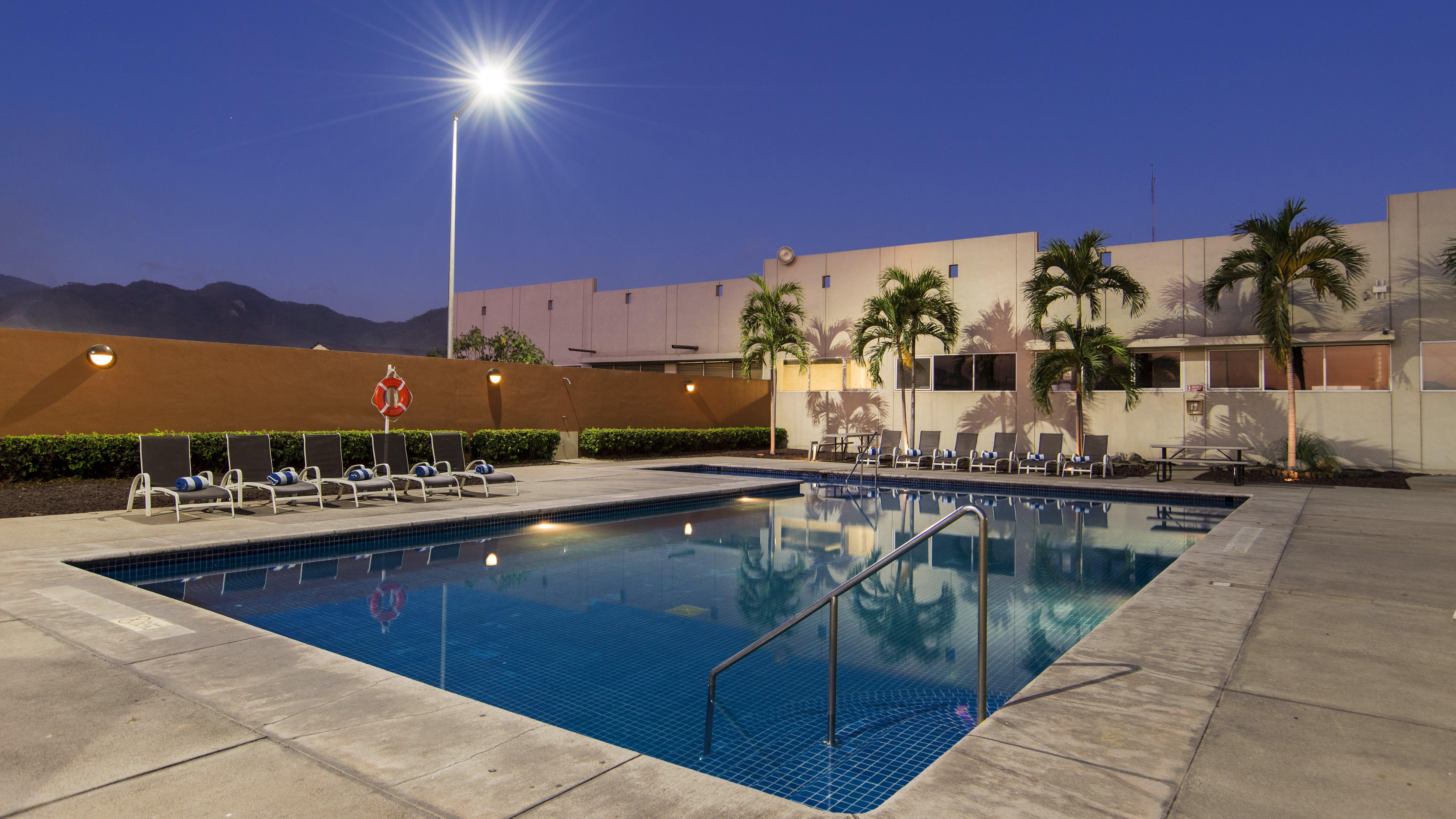 Holiday Inn Express Manzanillo, An Ihg Hotel Exterior photo